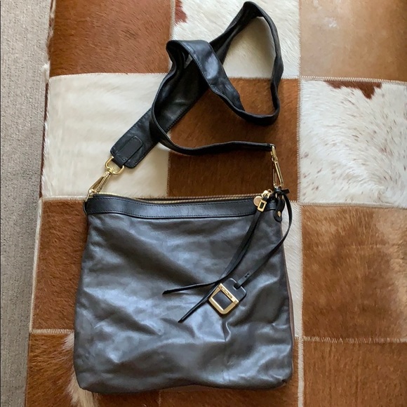 innue Handbags - Innue crossbody purse!
